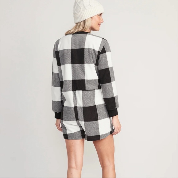 NWT OLD NAVY Fleece Henley Pajama Romper -- 3.5-inch ins
Black Buffalo Plaid XL - Picture 2 of 7